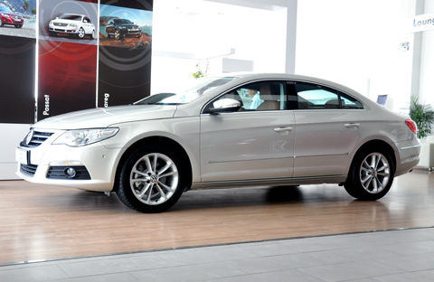  Volkwagen CC được World Auto phacirc;n phối chiacute;nh hatilde;ng tại Việt Nam. 