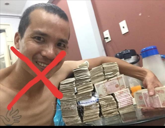  Hoàng Văn Dũng, chủ trang Facebook “Hoàng Dũng” hiện đang ở nước ngoài. Ảnh: Công an An Giang cung cấp