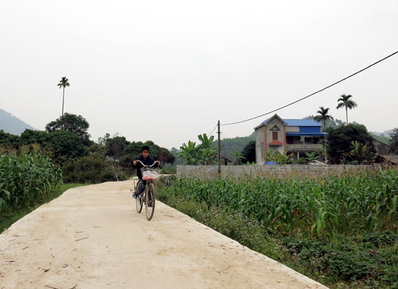  Một góc làng quê Phú Sơn hôm nay.