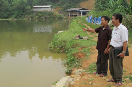  Mô hình VACR của gia đình anh Thiệp (bên trái) cho lãi gần 1 tỷ đồng/năm.