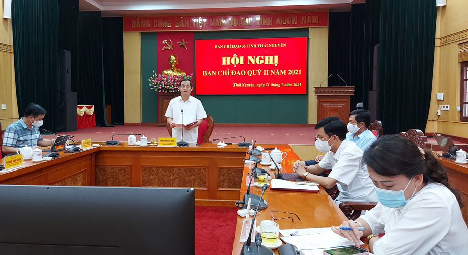  Đồng chí Phạm Hoàng Sơn, Phó Bí thư Thường trực Tỉnh ủy, Chủ tịch HĐND tỉnh, Trưởng BCĐ 35 tỉnh chủ trì Hội nghị giao ban quý II-2021.