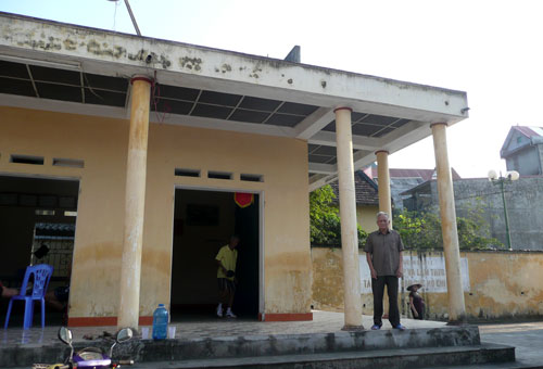  Ông Nguyễn Hữu Vượng, Bí thư Chi bộ tại Nhà văn hóa tổ 1+2 (thị trấn Chùa Hang)