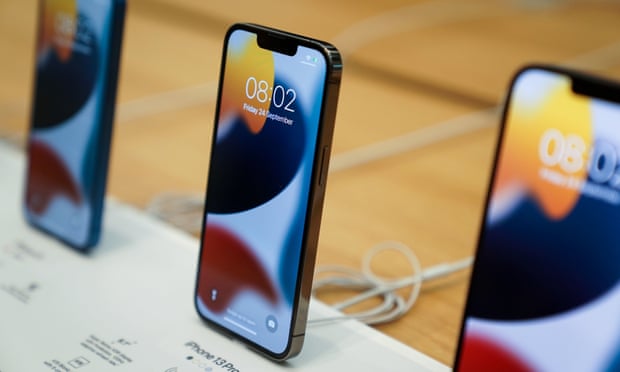  Chế độ Lockdown sẽ được ra mắt cùng hệ điều hành mới của các sản phẩm Apple vào mùa thu năm nay. Ảnh: PA