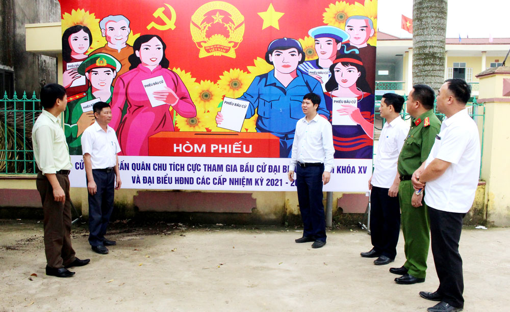  Lãnh đạo huyện Đại Từ kiểm tra, giám sát công tác chuẩn bị bầu cử đại biểu Quốc hội khóa XV và đại biểu HĐND các cấp nhiệm kỳ 2021-2026 tại thị trấn Quân Chu.
