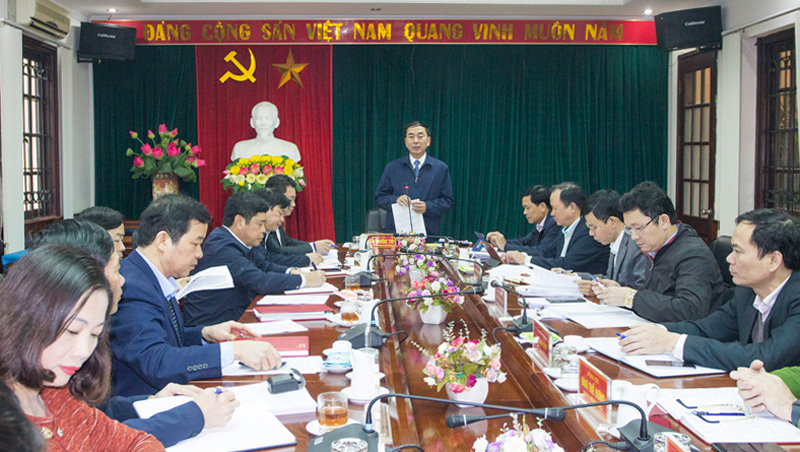  Đồng chí Trần Quốc Tỏ, Ủy viên Trung ương, Bí thư Tỉnh ủy, Trưởng Đoàn đại biểu Quốc hội tỉnh và các đồng chí trong Đoàn công tác làm việc với huyện Phú Lương.