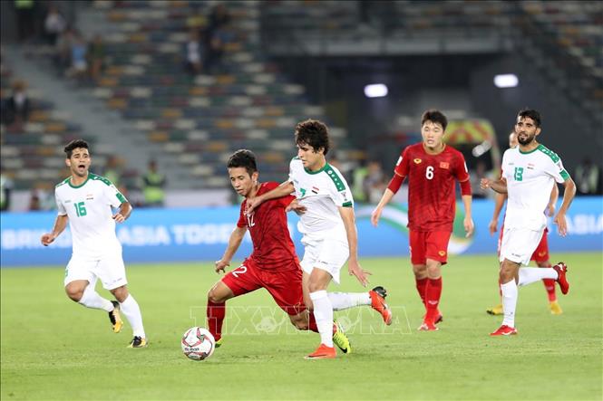  Tối 8/1/2019, trên sân vận động Zayed Sports City ở Abu Dhabi (UAE), đội tuyển bóng đá Việt Nam gặp đội tuyển Iraq trong trận đấu đầu tiên tại VCK Asian Cup 2019.