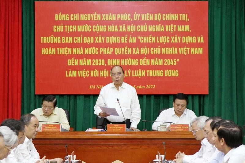  Chủ tịch nước Nguyễn Xuân Phúc phát biểu chỉ đạo tại buổi làm việc.