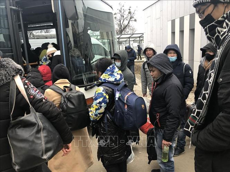 Chính phủ đã phê duyệt chủ trương tổ chức chuyến bay đưa người Việt ở Ukraine có nhu cầu về nước. Ảnh: TTXVN 