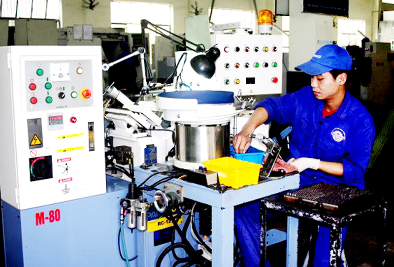  Sản xuất phụ tùng ô tô, xe máy, máy nông nghiệp tại Công ty cổ phần Cơ khí Phổ Yên (ở phường Bãi Bông, T.X Phổ Yên).