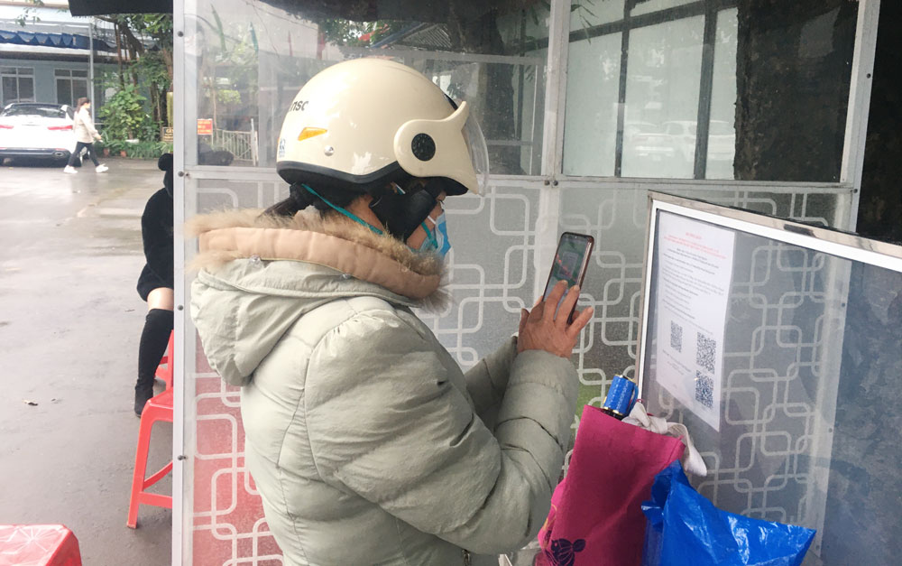  Bệnh viện Y học cổ truyền tỉnh yêu cầu người đến khám, điều trị quét mã QR khai báo y tế.