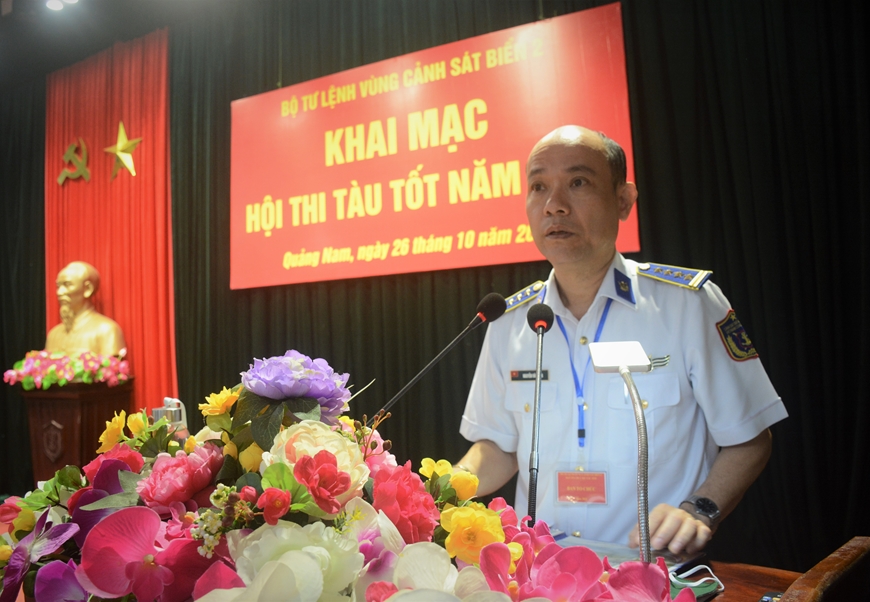  Đại tá Nguyễn Văn Tân, Phó tư lệnh Quân sự Vùng Cảnh sát biển 2 phát biểu khai mạc hội thi.