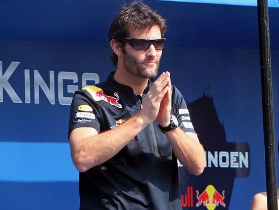  Mark Webber, ngôi sao F1 của đội Red Bull, trong một chuyến tới Thái Lan