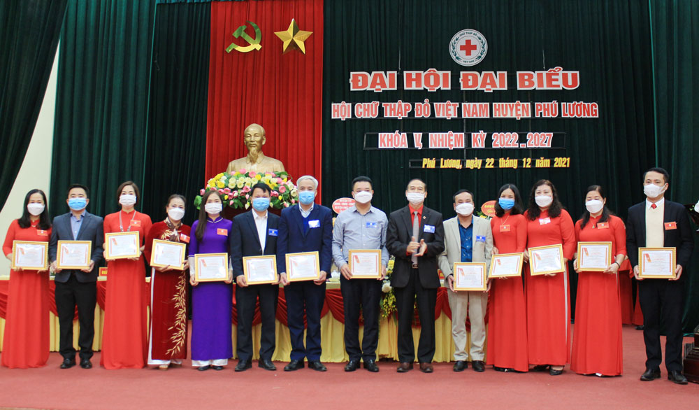  Các cá nhân được Trung ương Hội CTĐ Việt Nam tặng Kỷ niệm chương vì sự nghiệp Nhân đạo