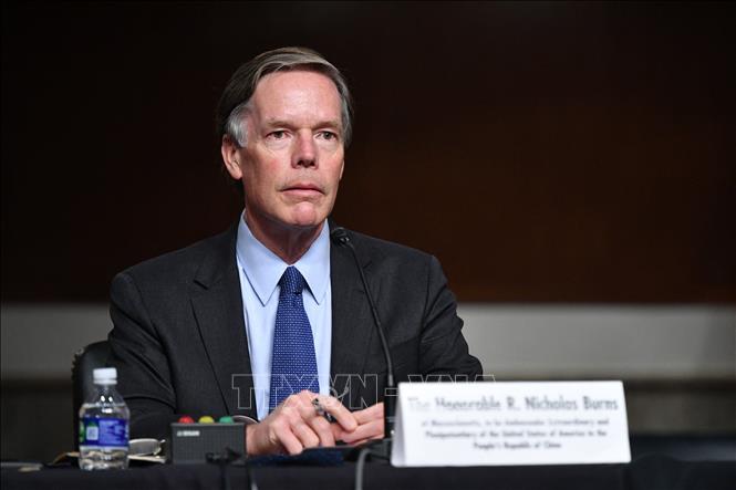   Ông Nicholas Burns trước phiên điều trần tại Ủy ban Đối ngoại Thượng viện Mỹ ở Washington, DC, Mỹ, ngày 20/10/2021. Ảnh: AFP/TTXVN
