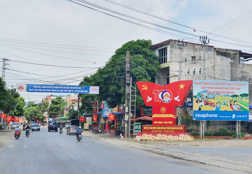  Các tuyến phố trên địa bàn huyện Đại Từ tưng bừng cờ hoa chào mừng ngày lễ lớn.