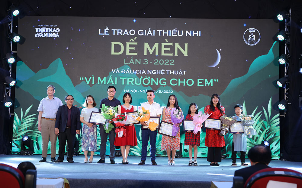 8 tác phẩm lọt vào vòng chung kết giải Dế Mèn. (Ảnh: Ban tổ chức cung cấp)