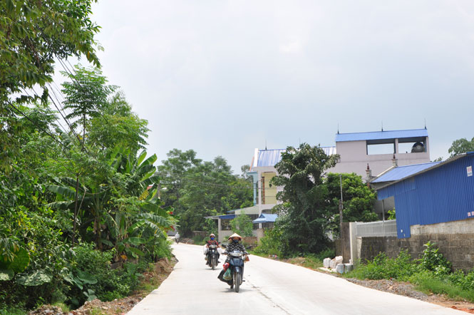  Tuyến đường dài gần 3km vừa đưa vào sử dụng giúp người dân đi lại thuận tiện, dễ dàng.