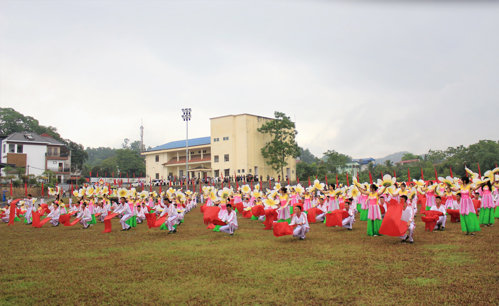  Màn đồng diễn chào mừng Đại hội.