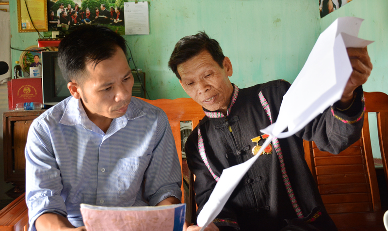  Nghệ nhân Nhân dân Lưu Xuân Lai chia sẻ những bài hát Then cổ do ông sưu tầm và truyền dạy.