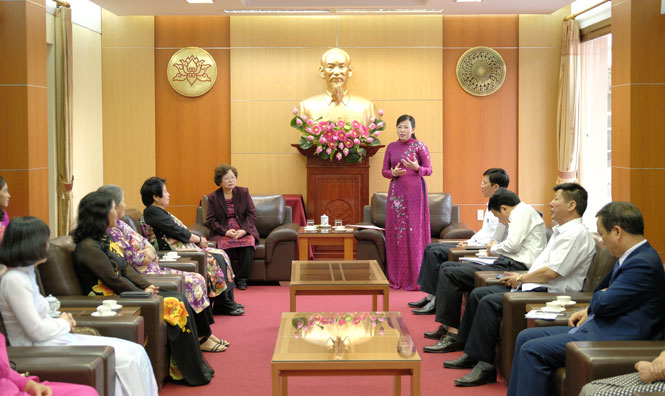  Đồng chí Nguyễn Thanh Hải, Ủy viên Trung ương Đảng, Bí thư Tỉnh ủy, Trưởng Đoàn đại biểu Quốc hội tỉnh tiếp và làm việc với các nhà khoa học nữ. Ảnh Lăng Khoa.