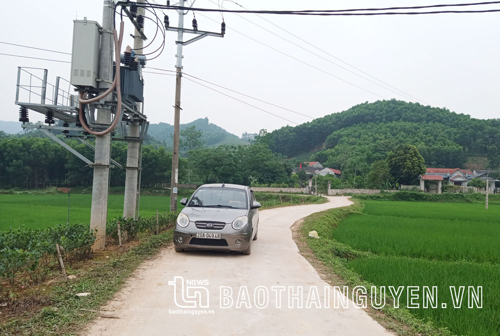 100% đường trục xóm ở xã Văn Hán đã được cứng hóa, đảm bảo nhu cầu đi lại, giao thương của người dân.