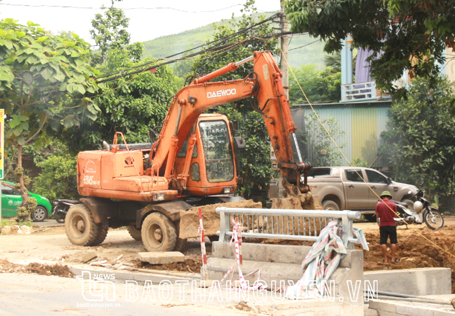  Bằng nguồn vốn được phân bổ, Sở Giao thông Vận tải Thái Nguyên đã đầu tư mở rộng mặt cầu trên Quốc lộ 37, đoạn qua xã Cù Vân (Đại Từ).