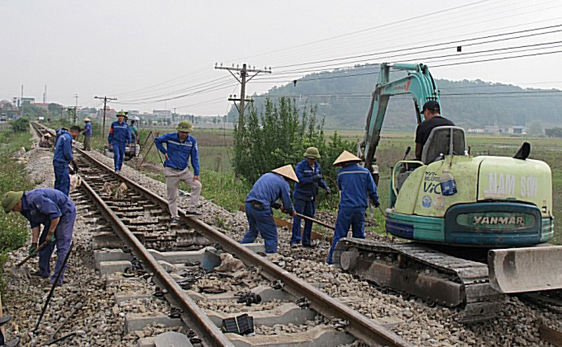  Cải tạo hạ tầng đường sắt.