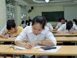 Thí sinh làm bài thi đại học 2013.