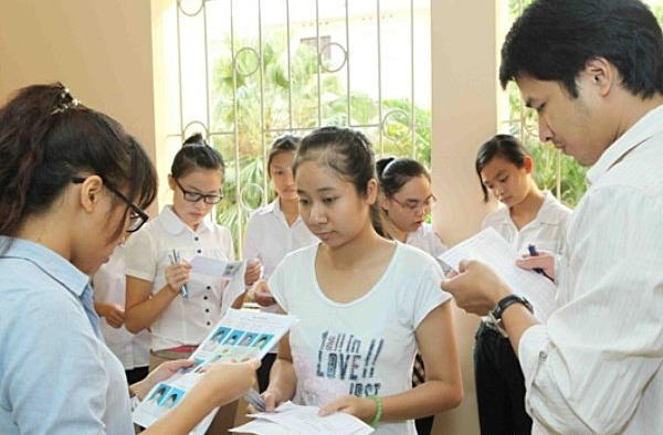  Thí sinh dự thi đại học. 