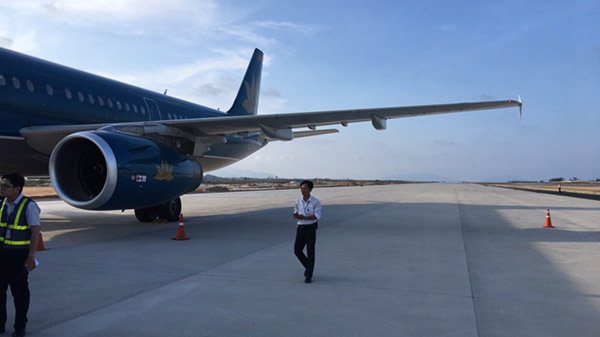  Máy bay Vietnam Airlines hạ cánh nhầm.