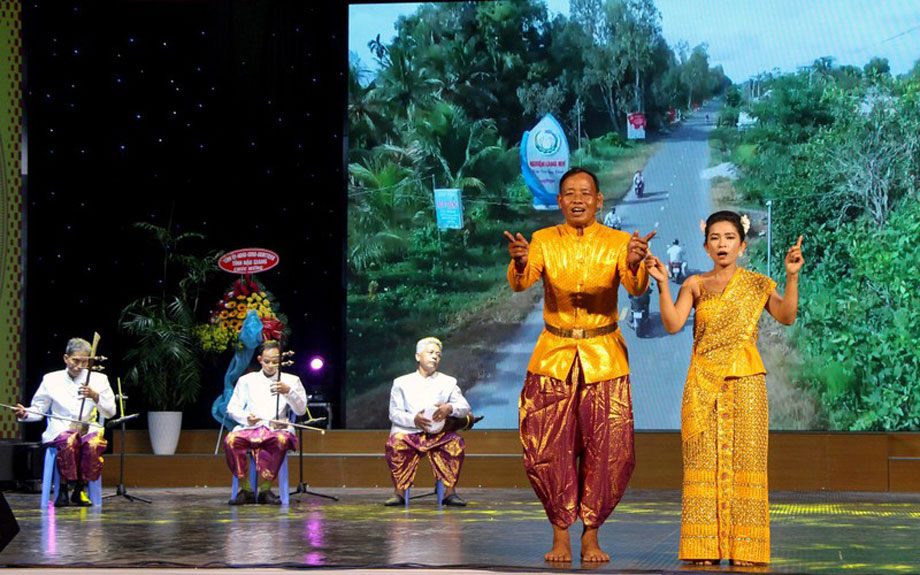 Tiết mục hát Aday tại Liên hoan nghệ thuật các dân tộc tỉnh Hậu Giang năm 2022.