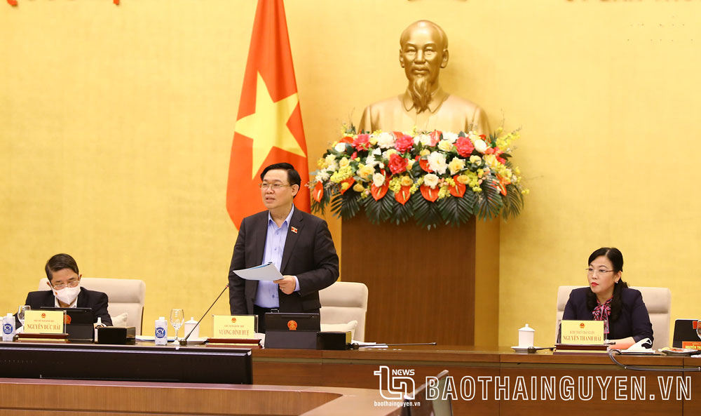  Chủ tịch Quốc hội Vương Đình Huệ phát biểu chỉ đạo tại buổi làm việc.