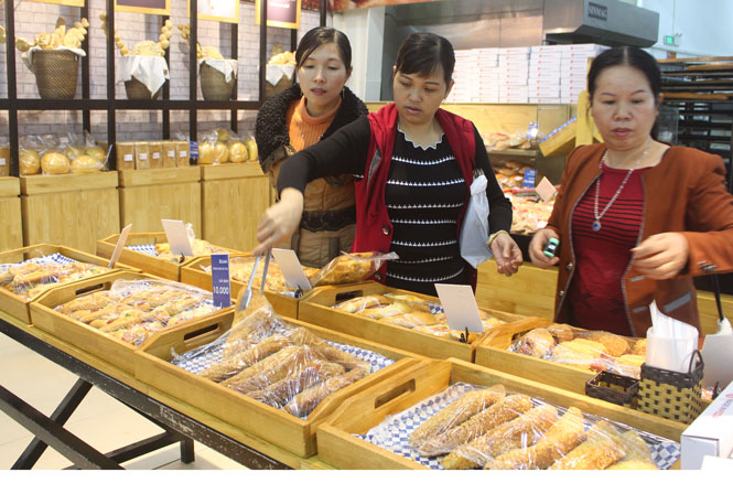   Bánh ngọt được sản xuất tại Siêu thị Lan Chi (T.P Thái Nguyên) là một trong những sản phẩm được nhiều khách hàng ưa chuộng.
