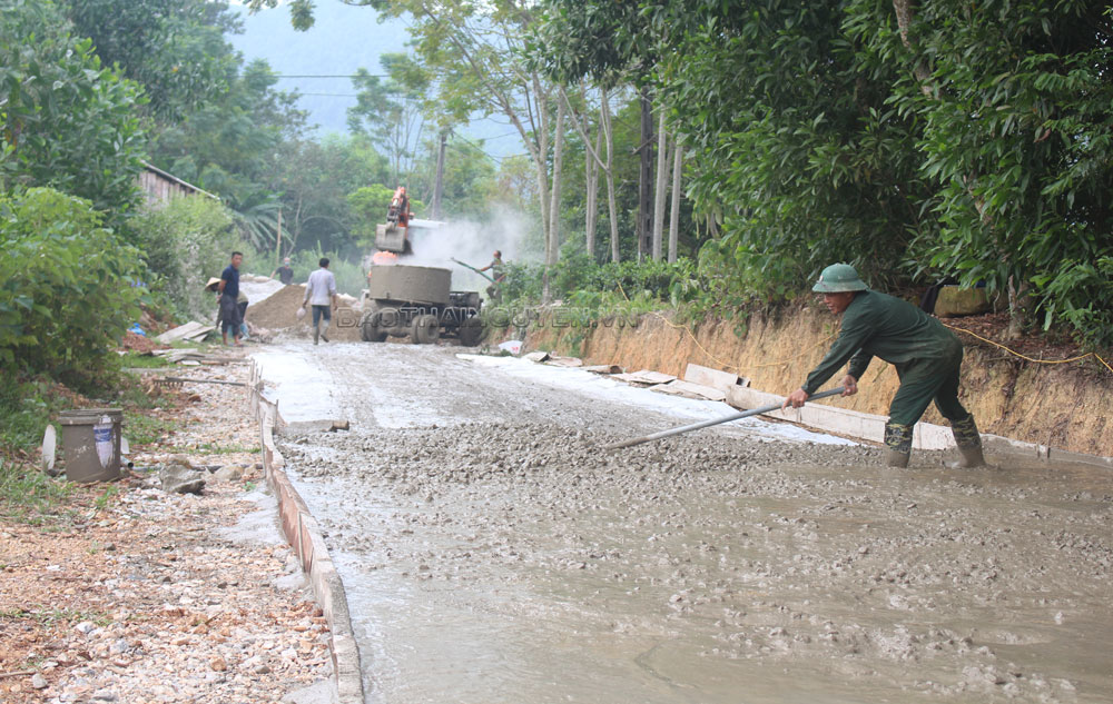  Năm 2021, xã Bình Sơn đã vận động nhân dân đóng góp xây dựng trên 4km đường giao thông các loại với tổng kinh phí hơn 10 tỷ đồng.