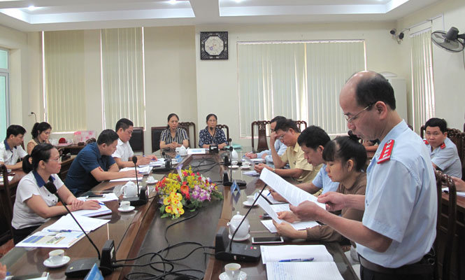 Đất đai là một trong những lĩnh vực đơn thư KNTC chiếm nhiều nhất. Trong ảnh: Một buổi tiếp công dân tại Ban tiếp công dân tỉnh.