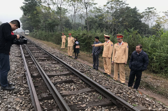  Mặc dù đã được sửa chữa, khắc phục song nhiều vị trí khác vẫn chưa được bổ sung thay thế vật tư theo đúng quy chuẩn đường sắt.