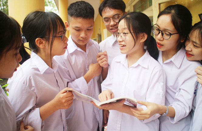  Học sinh đăng ký tham dự sát hạch tại Trường THCS Chu Văn An (T.P Thái Nguyên).