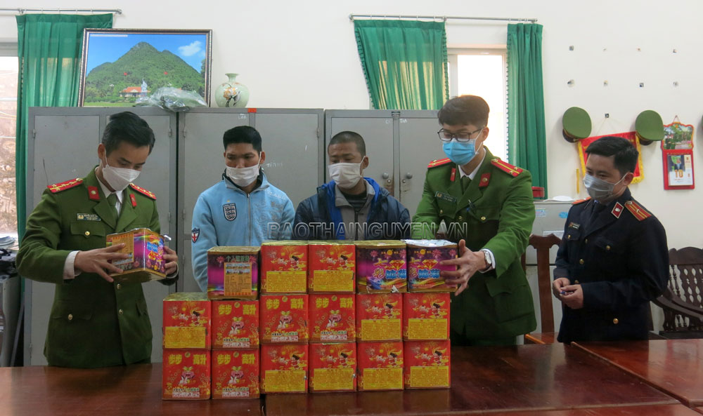  Trên 25kg pháo nổ của đối tượng Nguyễn Văn Mị bị thu giữ.