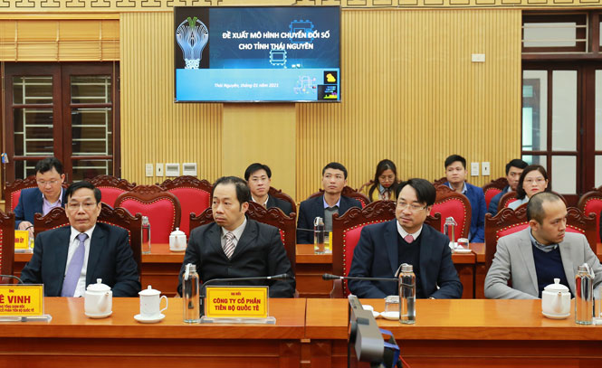  Các đại biểu dự hội nghị. Ảnh Mạnh Hùng.