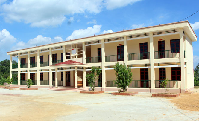  Công trình nhà lớp học 2 tầng gồm 10 phòng học của Trường THCS xã Phúc Chu đã hoàn thành và đưa vào sử dụng từ đầu năm 2018 nhưng đến nay mới giải ngân được 82,1% tổng nguồn vốn (1,35/1,65 tỷ đồng).