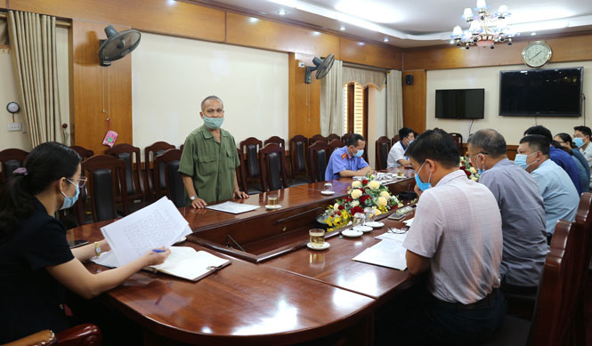  Lãnh đạo UBND huyện Võ Nhai tiếp công dân giải quyết một số kiến nghị của ông Dương Văn Kiên, trú quán xóm Xuất Tác, xã Phương Giao.