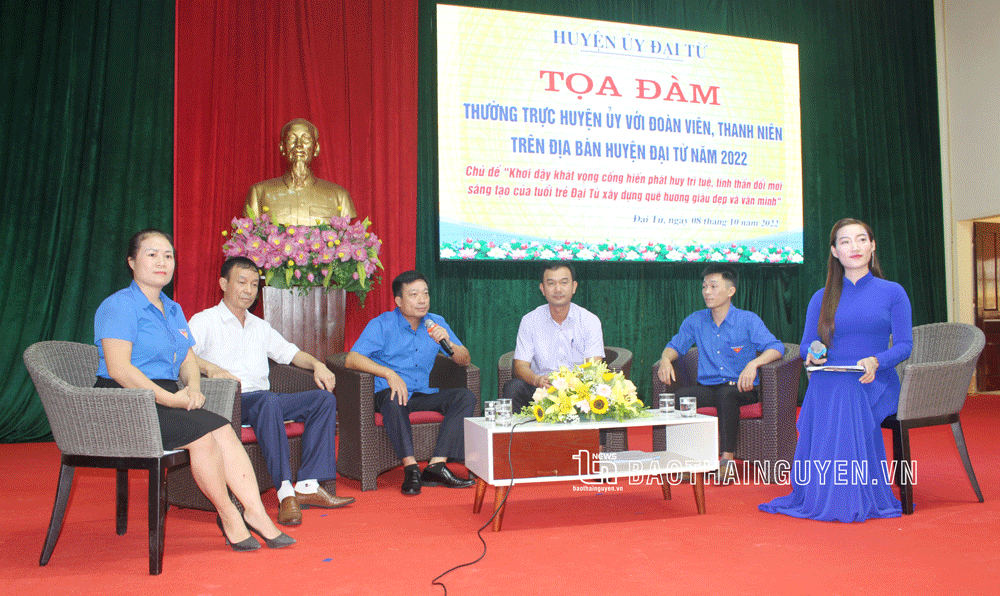  Các đại biểu tham dự tọa đàm.