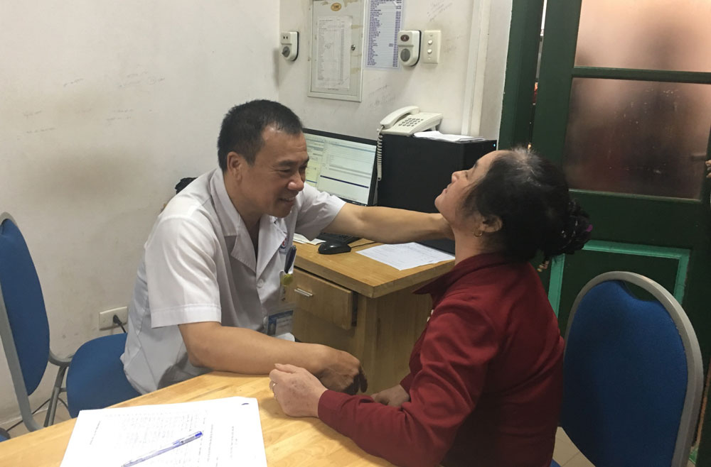  Bệnh viện Trung ương Thái Nguyên thường xuyên tổ chức các buổi khám bệnh miễn phí cho người cao tuổi.