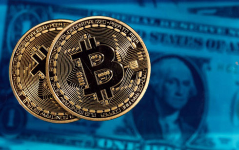  Giá tiền ảo Bitcoin lên xuống thất thường.