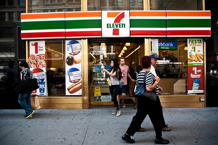  Một siêu thị Seven Eleven tại Manhattan, New York (Mỹ).