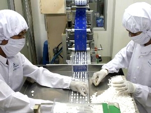 Sản xuất thuốc theo tiêu chuẩn GMP-WHO tại Công ty cổ phần dược phẩm Agimex Pharm (An Giang).