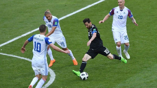   Leo Messi và đồng đội đã gặp rất nhiều khó khăn trong trận khởi đầu World Cup 2018 trước đối thủ Iceland.