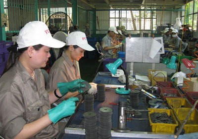 Sản xuất linh kiện ocirc; tocirc; tại Cocirc;ng ty