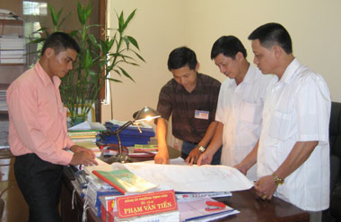 Ban Chỉ đạo GPMB của phường xaacute;c định vị triacute; thu hồi đất của caacute;c hộ dacirc;n thuộc Dự aacute;n đường Quang Trung
