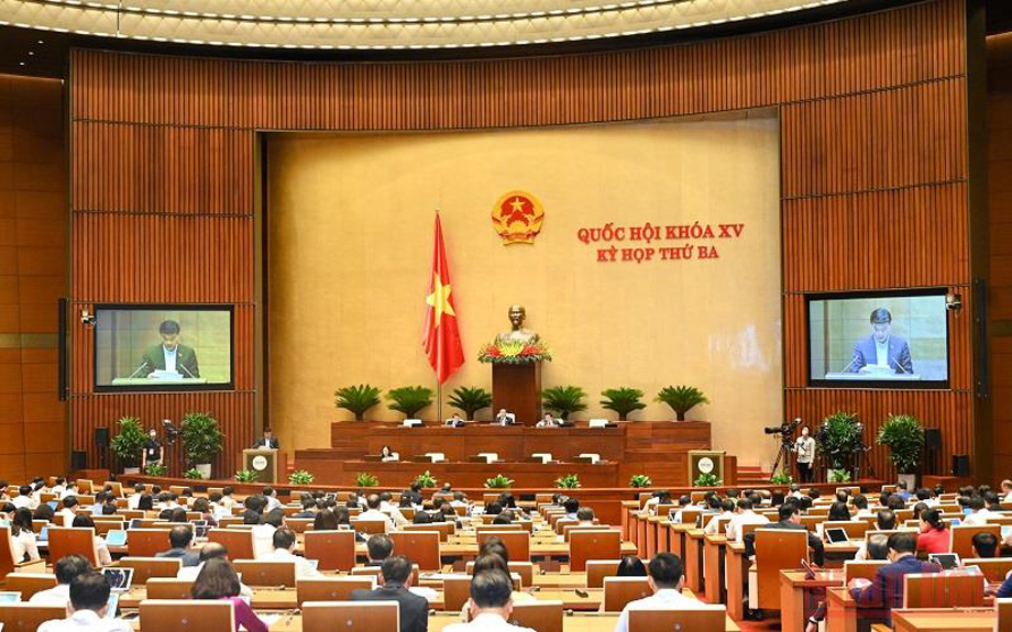  Quang cảnh phiên họp tại Hội trường ngày 24/5, Kỳ họp thứ ba, Quốc hội khóa XV. (Ảnh: ĐĂNG KHOA)